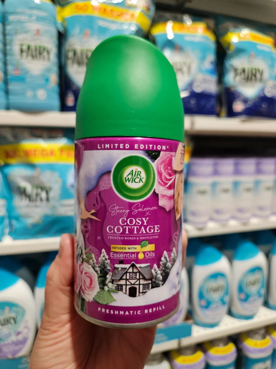 Airwick Freshmatic Refill Cosy Cottage Frorsted Roses & Mistletoe 250ml - Image 7
