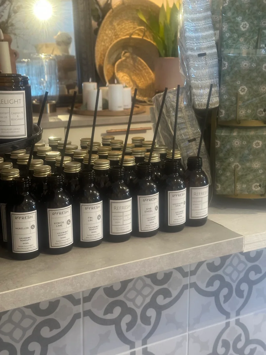Håndrørt romduft fra Reddal Resurssgård 100 ml, Moreller - Image 5