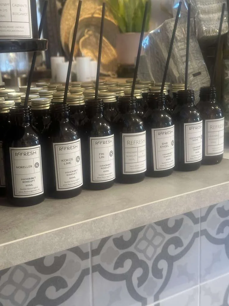 Håndrørt romduft fra Reddal Resurssgård 100 ml, Moreller - Image 2